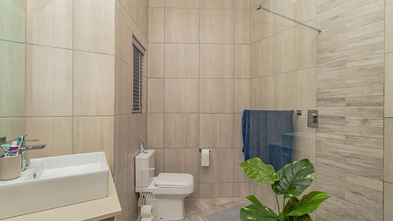 6 Bedroom Property for Sale in Outeniqua Strand Western Cape